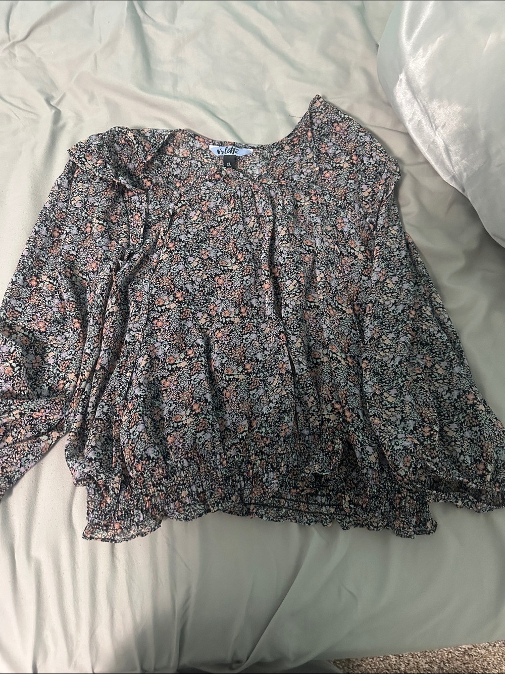 Villee Floral Ruffle-Hem Peasant Blouse in Black and Pink
